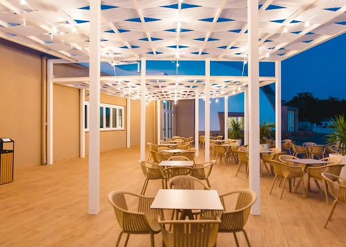 מלון Torre Cintola Greenblu Sea Emotions 4*